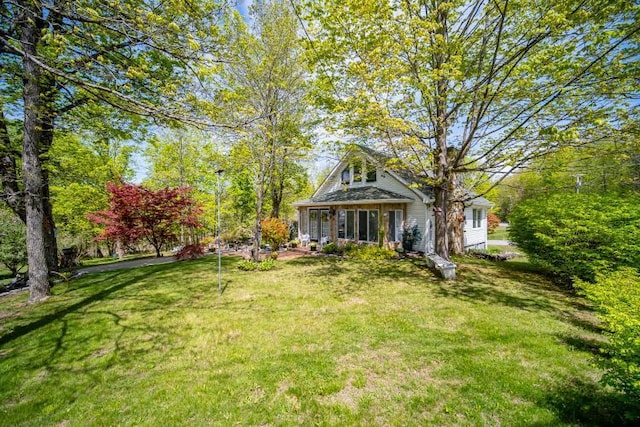 559 Noxon Rd, Poughkeepsie, NY 12603 - view of grassy yard