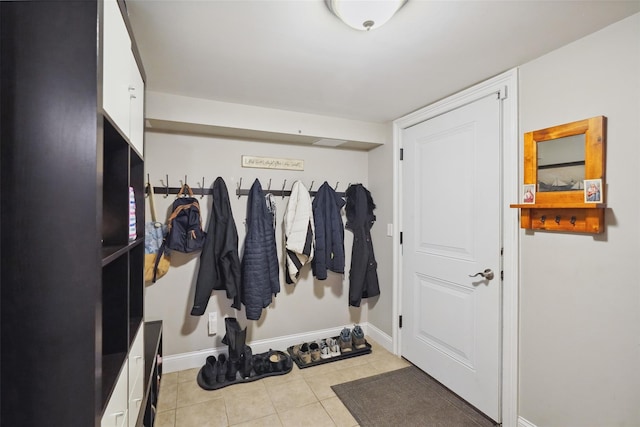 17 Kingswood Way, South Salem, NY 10590 - mudroom with light tile patterned floors and baseboards