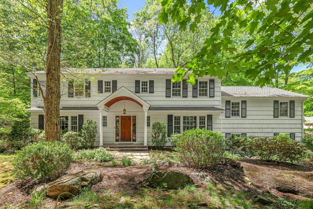 122 Valley View Rd, Chappaqua, NY 10514 - view of front of house featuring a shingled roof