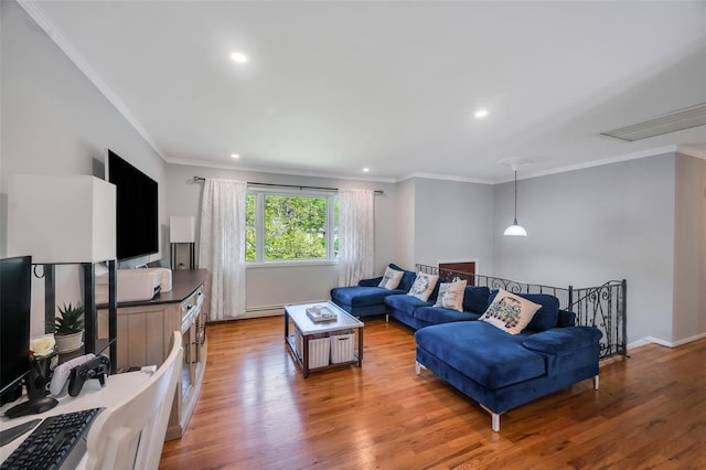 living room featuring crown molding, recessed lighting, light wood-type flooring, and baseboards