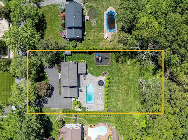 21 Grayon Dr, Dix Hills, NY 11746 - aerial view of property's location featuring a pool area and property parcel outlined