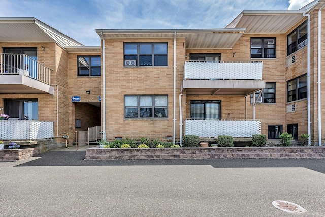 14 Florence Unit 25D, Freeport, NY 11520 - view of building exterior
