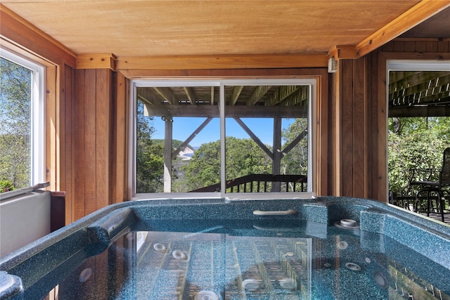 3 Summit Dr, Baiting Hollow, NY 11933 - view of pool featuring a hot tub