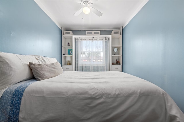 bedroom with a ceiling fan