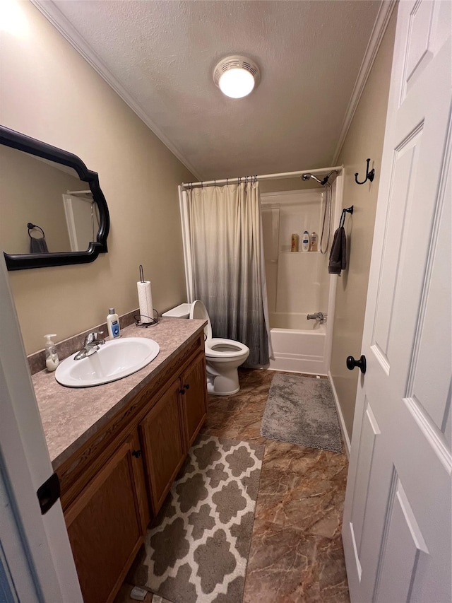265 Old Tacy Rd Unit Tr95, Swan Lake, NY 12783 - bathroom with crown molding, a textured ceiling, toilet, vanity, and shower / bath combo with shower curtain