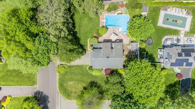 1 Karin Ct, East Northport, NY 11731 - bird's eye view of a pool