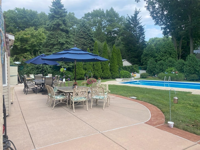 8 Wichard Blvd, Commack, NY 11725 - view of patio with outdoor dining space