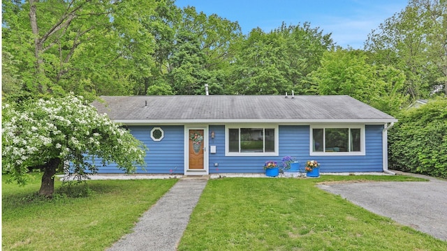10 Van Wyck Dr, Poughkeepsie, NY 12601 - view of front of home featuring a front lawn