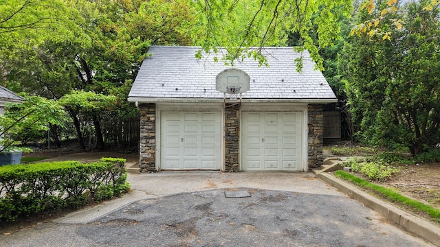 681 W 231st St, Bronx, NY 10463 - view of detached garage