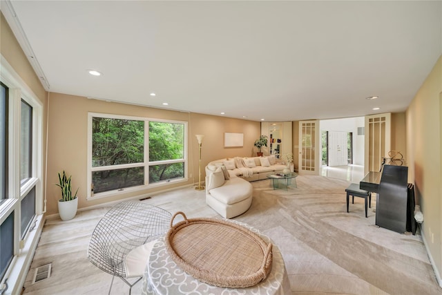 4 Bobby Close, Mamaroneck, NY 10543 - living area with recessed lighting
