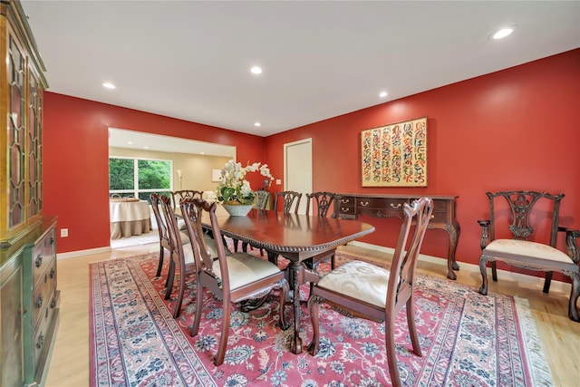4 Bobby Close, Mamaroneck, NY 10543 - dining room featuring recessed lighting, light wood finished floors, and baseboards
