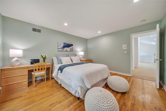 4 Bobby Close, Mamaroneck, NY 10543 - bedroom featuring light wood finished floors, recessed lighting, baseboards, and a desk