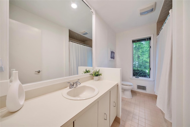 4 Bobby Close, Mamaroneck, NY 10543 - bathroom with toilet, vanity, tile patterned floors, and a shower with curtain