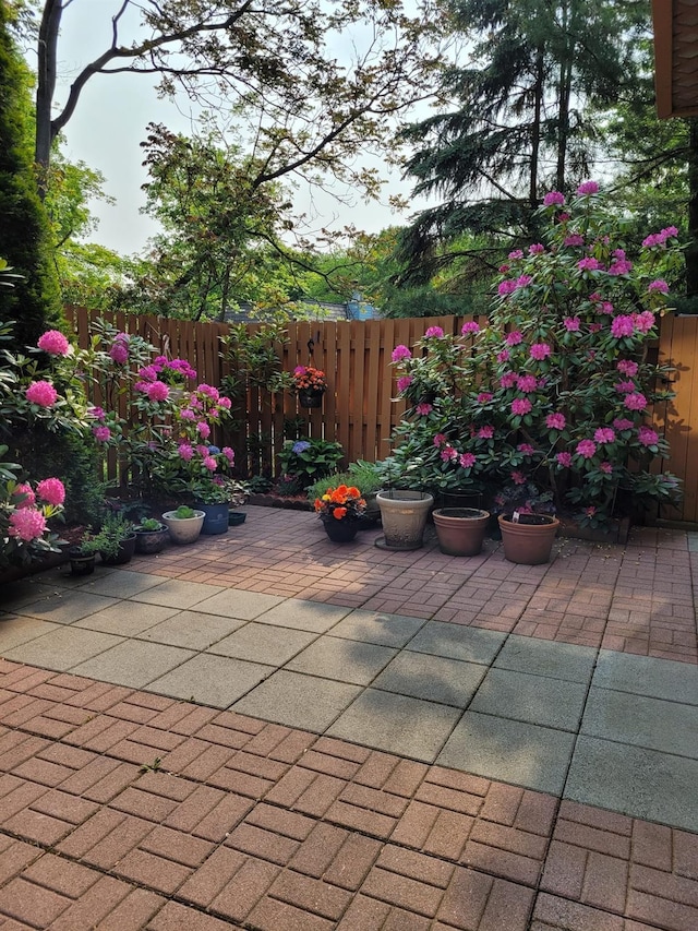 69 Laudaten Way, Warwick, NY 10990 - view of patio