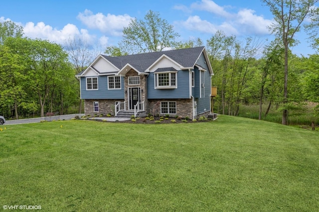 6 Reina Ct, Valley Cottage, NY 10989 - split foyer home with a front lawn, central AC unit, and stone siding