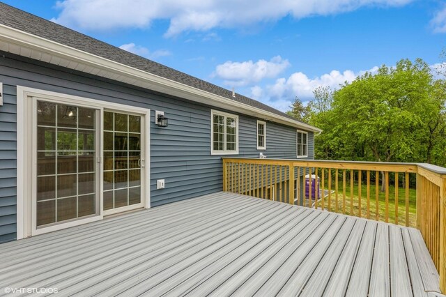 6 Reina Ct, Valley Cottage, NY 10989 - view of wooden deck