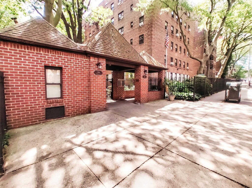 118-60 Metropolitan Ave Unit 6F, Kew Gardens, NY 11415 - photo 1