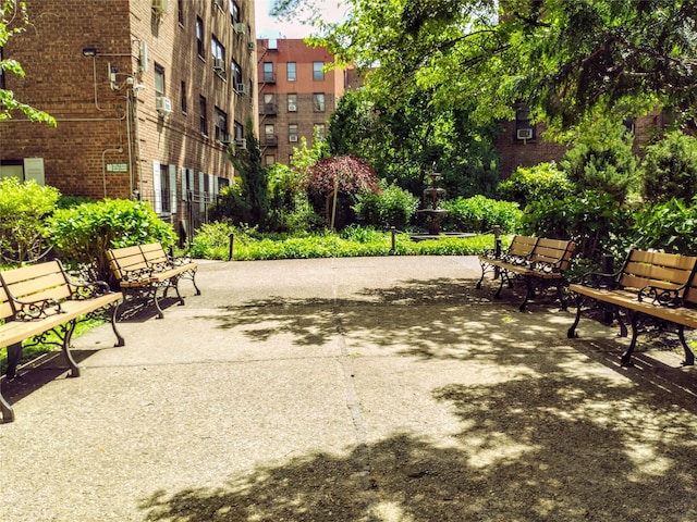 118-60 Metropolitan Ave Unit 6F, Kew Gardens, NY 11415 - view of home's community