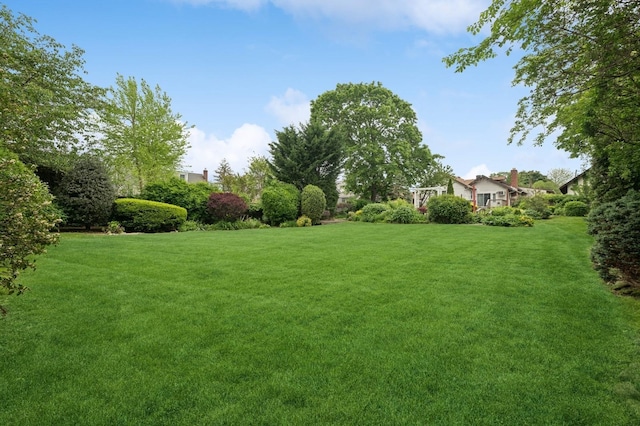 2600 Garden St, Baldwin, NY 11510 - view of grassy yard