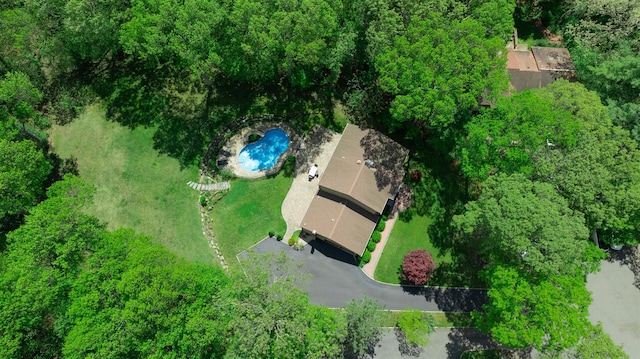 10 Northwood Ct, Dix Hills, NY 11746 - aerial view of property and surrounding area featuring a pool area