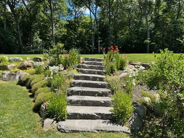 10 Northwood Ct, Dix Hills, NY 11746 - view of stairs
