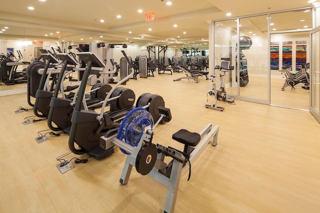 exercise room featuring recessed lighting