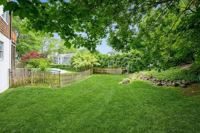 12 Glenn Pl, Hastings-On-Hudson, NY 10706 - view of yard