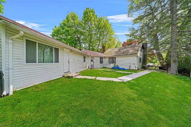 180-184 Pine Tree Rd, Monroe, NY 10950 - view of green lawn