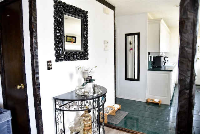 125 Timberline Dr, Brentwood, NY 11717 - view of hall