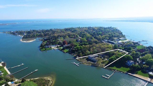 47 Rampasture Rd Apt M, Hampton Bays, NY 11946 - view of property location featuring a large body of water and property boundaries highlighted