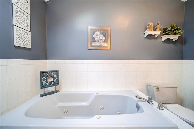 7 Cambridge Cir, Monroe, NY 10950 - bathroom with a jetted tub and toilet