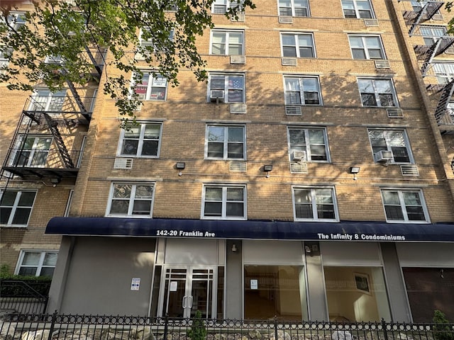 142-20 Franklin Ave Unit 2V, Flushing, NY 11355 - view of apartment building / complex with fence and cooling unit