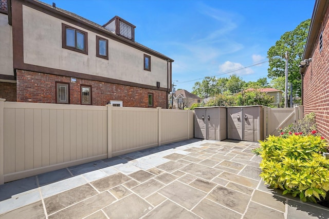 182-04 80th Dr, Jamaica Estates, NY 11432 - view of patio