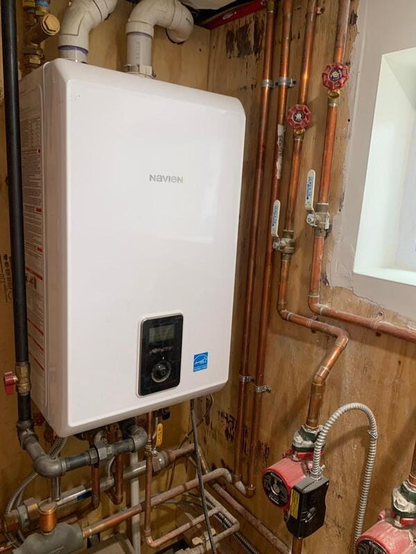 158-04 111th Ave, Jamaica, NY 11433 - utilities with water heater