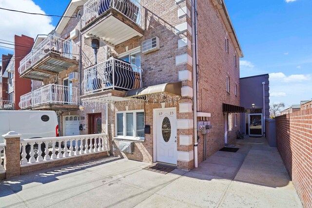 69-23 62nd Dr, Middle Village, NY 11379 - photo 1