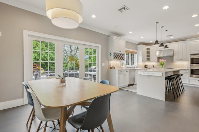 6 Murphy Ct, Blauvelt, NY 10913 - dining space with recessed lighting and ornamental molding