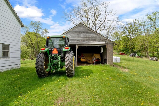 view of detached garage
