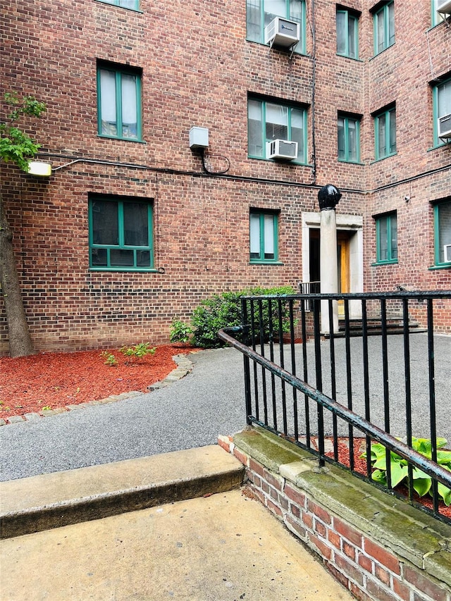 1560 Metropolitan Ave, Bronx, NY 10462 - view of home's community
