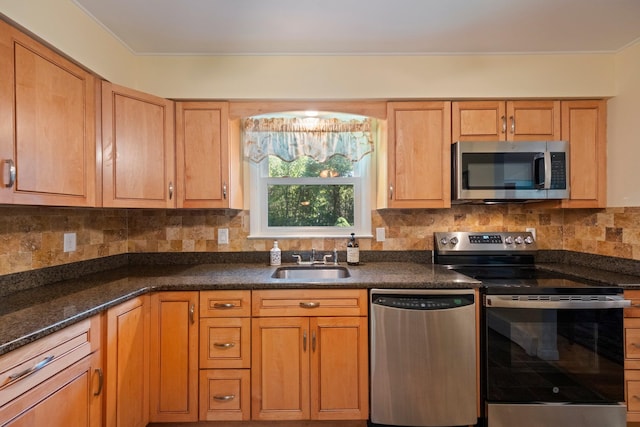 8 Anna D Ct, Hopewell Junction, NY 12533 - kitchen featuring stainless steel appliances, a sink, and backsplash