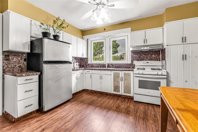 16 Rollhaus Pl, Port Chester, NY 10573 - kitchen featuring white range with gas cooktop, freestanding refrigerator, under cabinet range hood, ceiling fan, and a sink