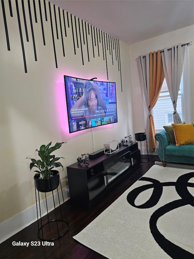 215 S 1st Ave, Mount Vernon, NY 10550 - living area with wood finished floors and baseboards