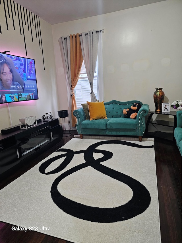 215 S 1st Ave, Mount Vernon, NY 10550 - living area with wood finished floors