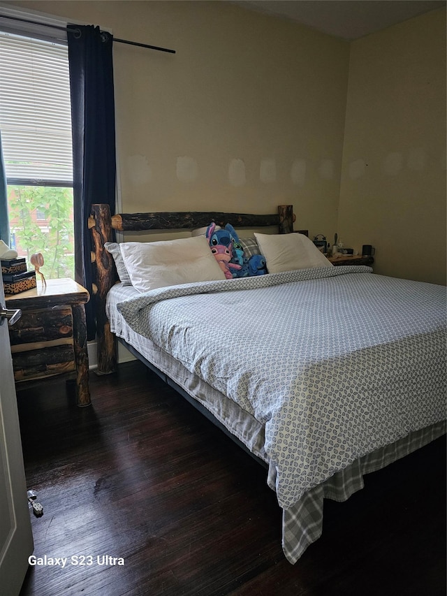 215 S 1st Ave, Mount Vernon, NY 10550 - bedroom with wood finished floors