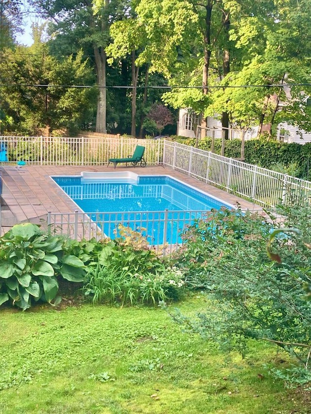 110 Red Spring Ln, Glen Cove, NY 11542 - view of swimming pool featuring a patio