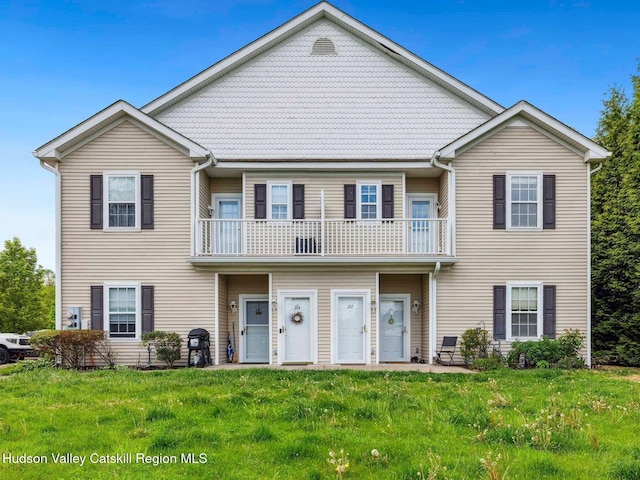 212 Commons Ln, Saugerties, NY 12477 - multi unit property with a balcony and a front yard