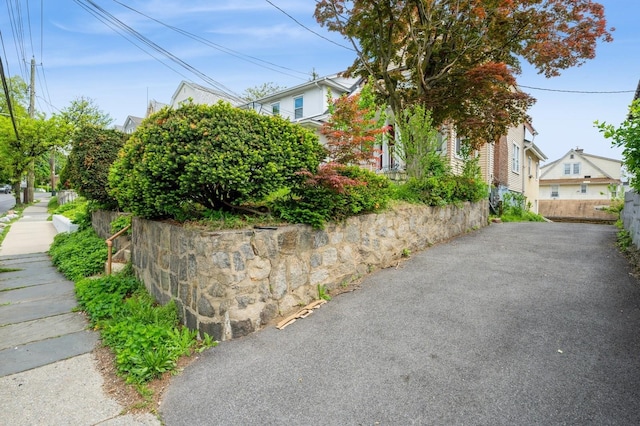 435 S Columbus Ave, Mount Vernon, NY 10553 - view of home's exterior with fence