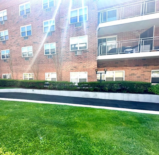 10 Ipswich Ave Unit 4M, Great Neck, NY 11021 - view of apartment building / complex