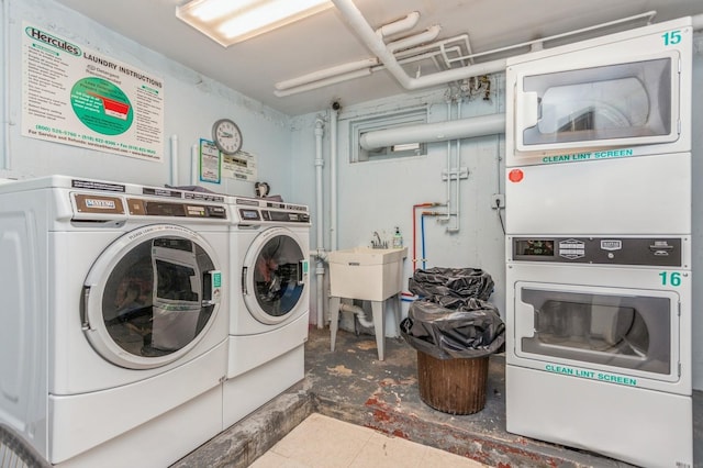189 Drake Ave Unit 2A, New Rochelle, NY 10805 - community laundry room featuring washing machine and clothes dryer and stacked washer / dryer