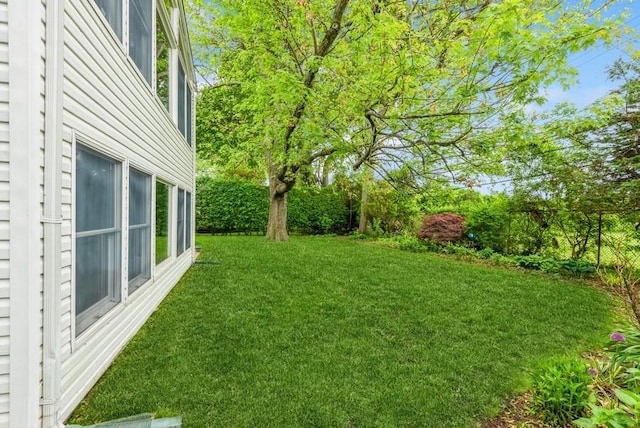 95 Nassau Ave, Plainview, NY 11803 - view of green lawn