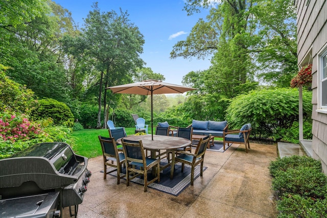 view of patio with outdoor dining space and outdoor lounge area